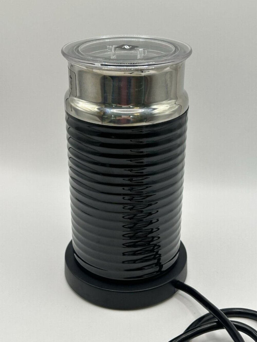 NESPRESSO Aeroccino 3 Milk Frother Model 3694 Black w/ Base Whisk and Lid - Picture 3 of 16